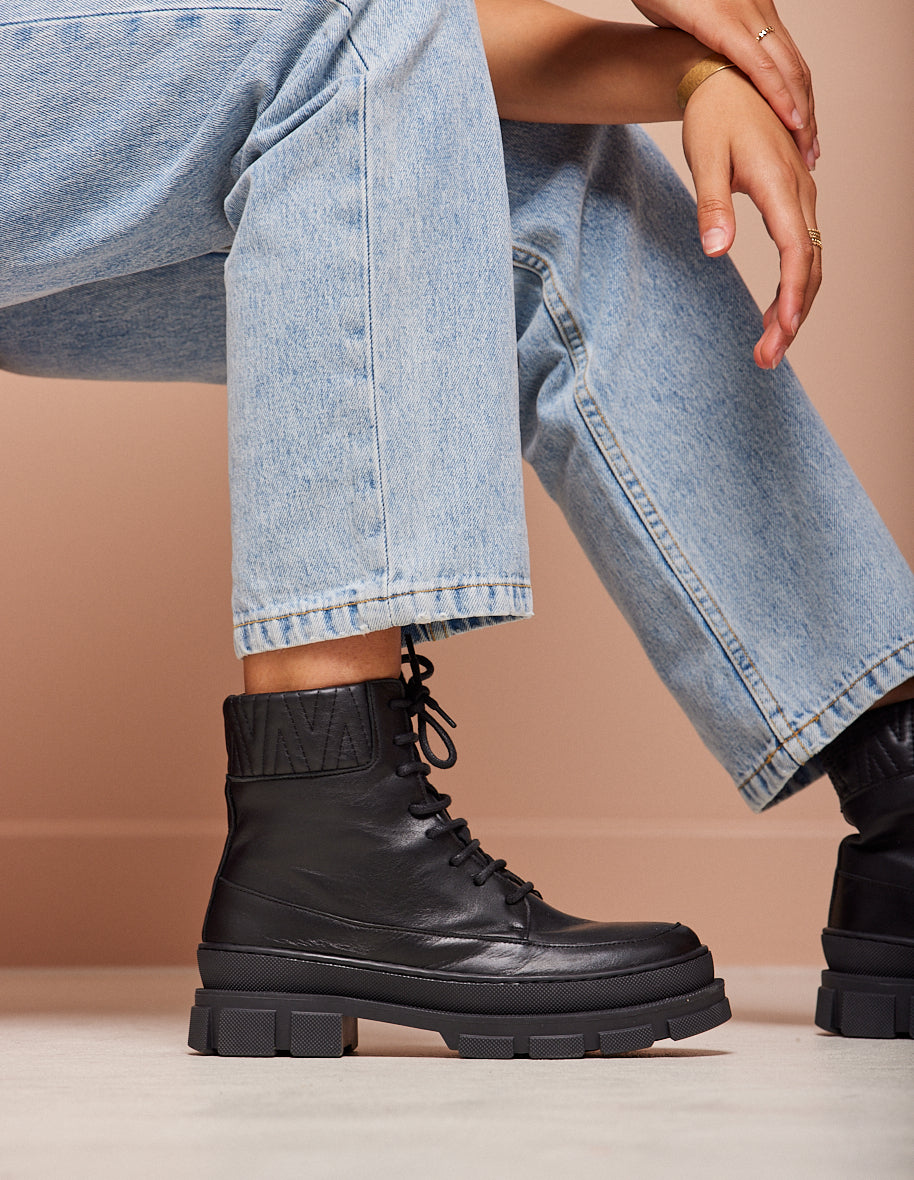Lace-up boots Estelle - Black leather