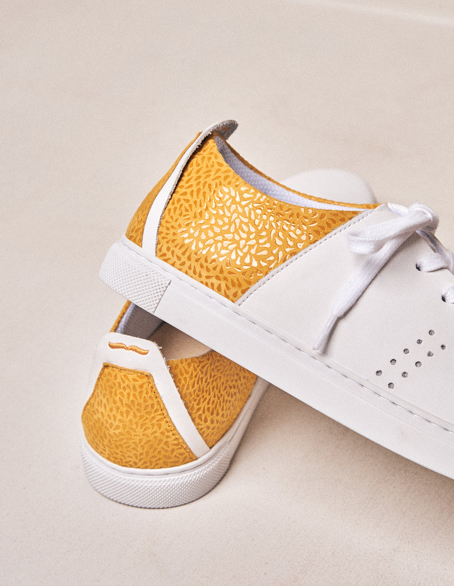 Low-top trainers Renée - White leather and yellow floral suede